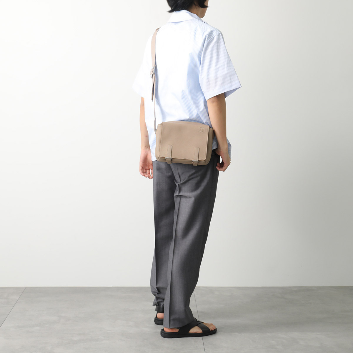 LOEWE バッグ MILITARY MESSENGE ミリタリー B553A72X22