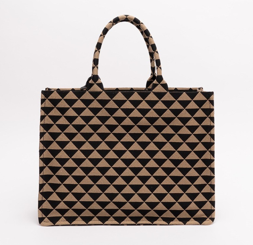 ☆人気☆【PRADA】☆シンボル エンブロイダリー トートバッ.グ☆