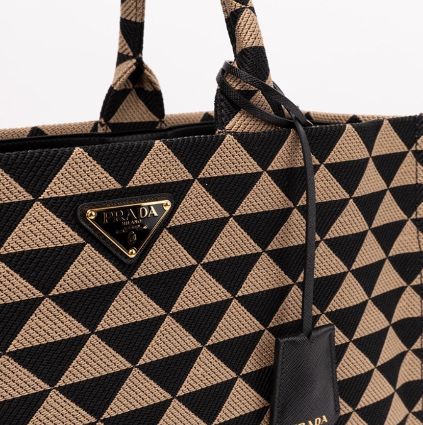 ☆人気☆【PRADA】☆シンボル エンブロイダリー トートバッ.グ☆