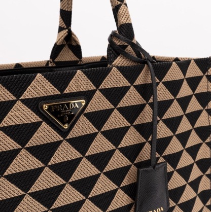 ☆人気☆【PRADA】☆シンボル エンブロイダリー トートバッ.グ☆