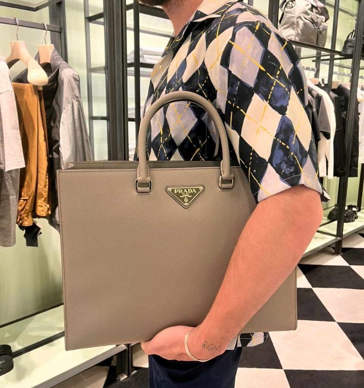 EXPRESS便可◎ PRADA ストラップ付 ビジネスバッグ/通勤