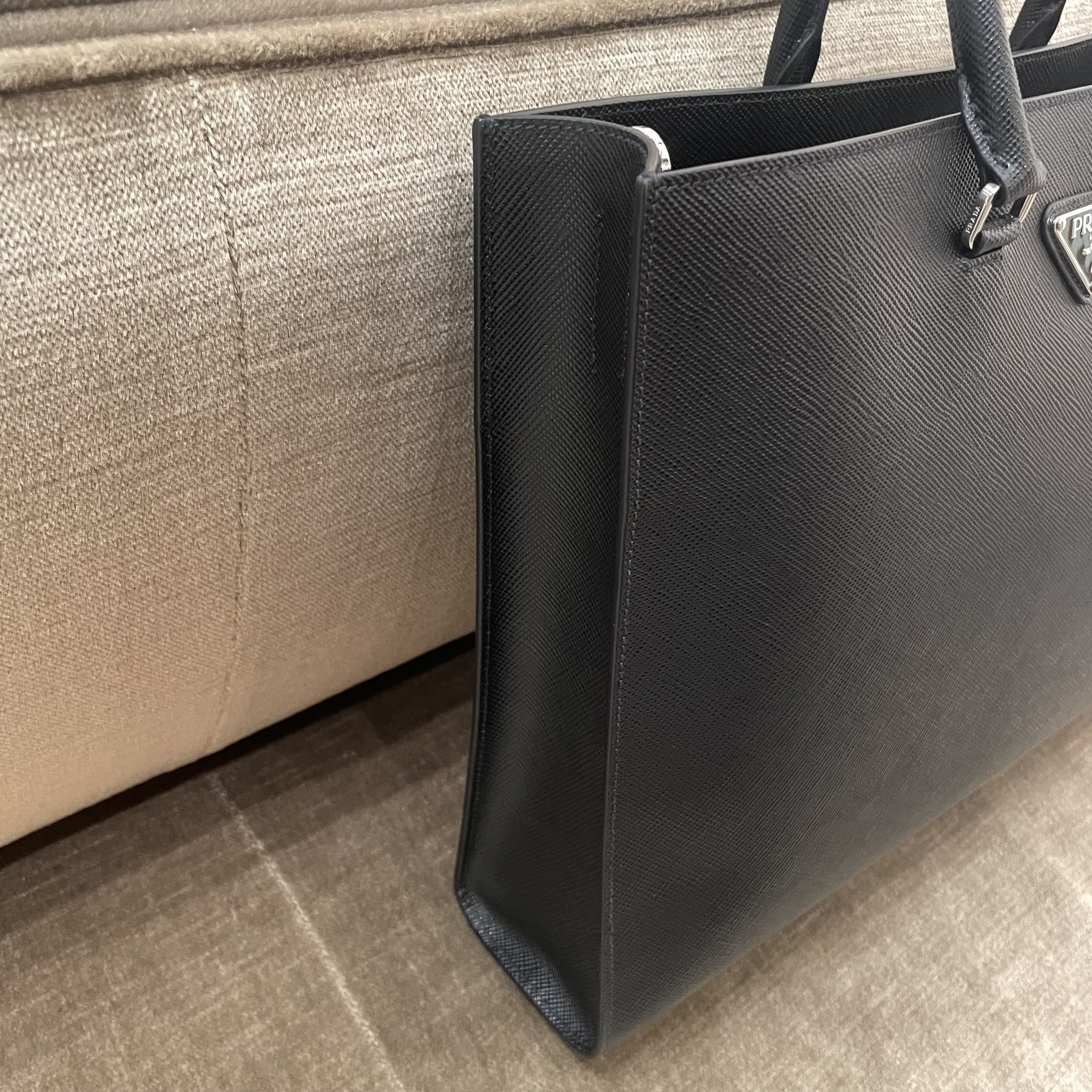 PRADA☆DHL発送♪ サフィアーノショッピングトート☆2VG101