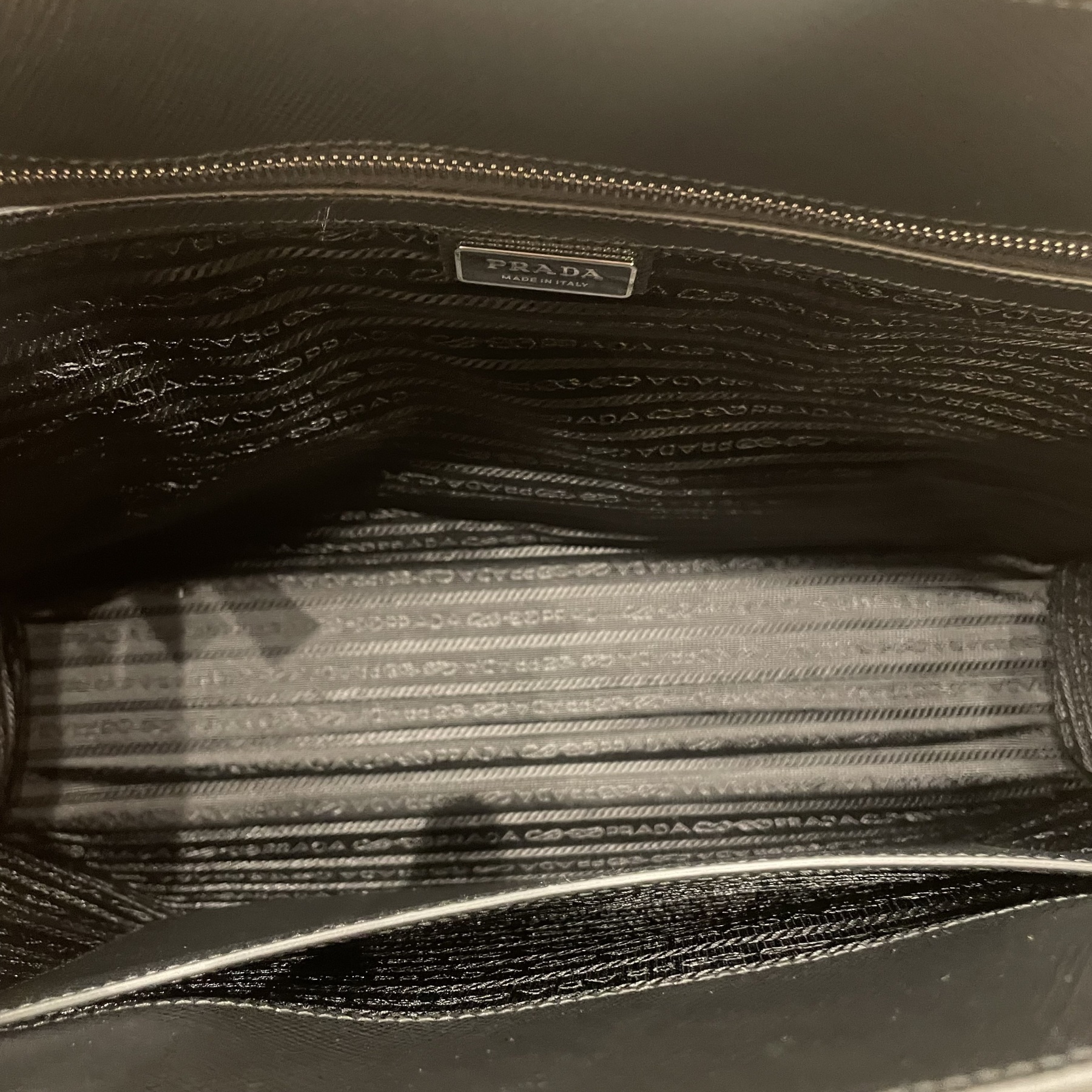 PRADA☆DHL発送♪ サフィアーノショッピングトート☆2VG101