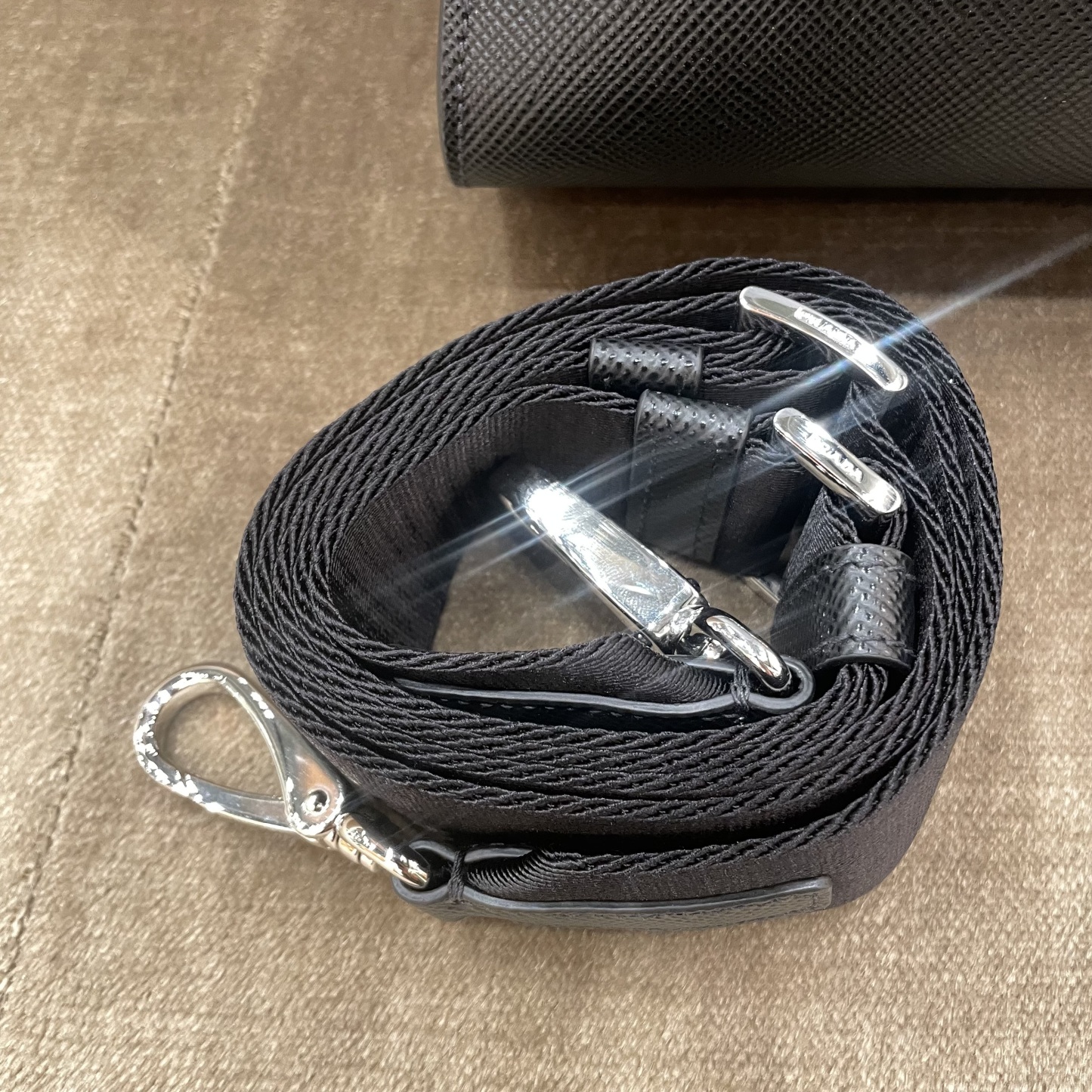 PRADA☆DHL発送♪ サフィアーノショッピングトート☆2VG101