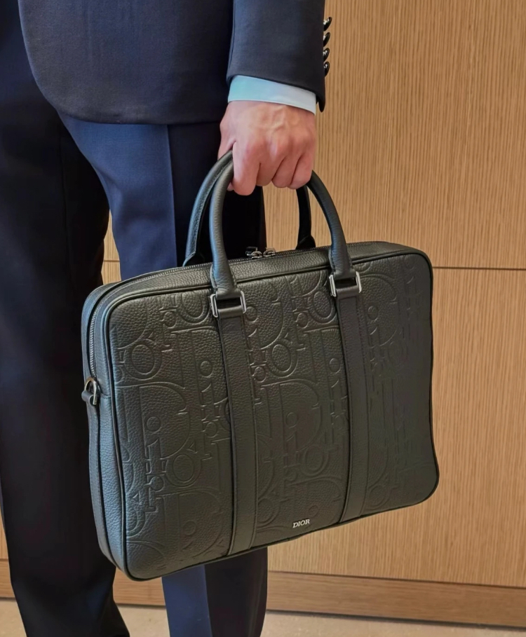 《ビジネスに♡》DIOR ジップ ブリーフケース