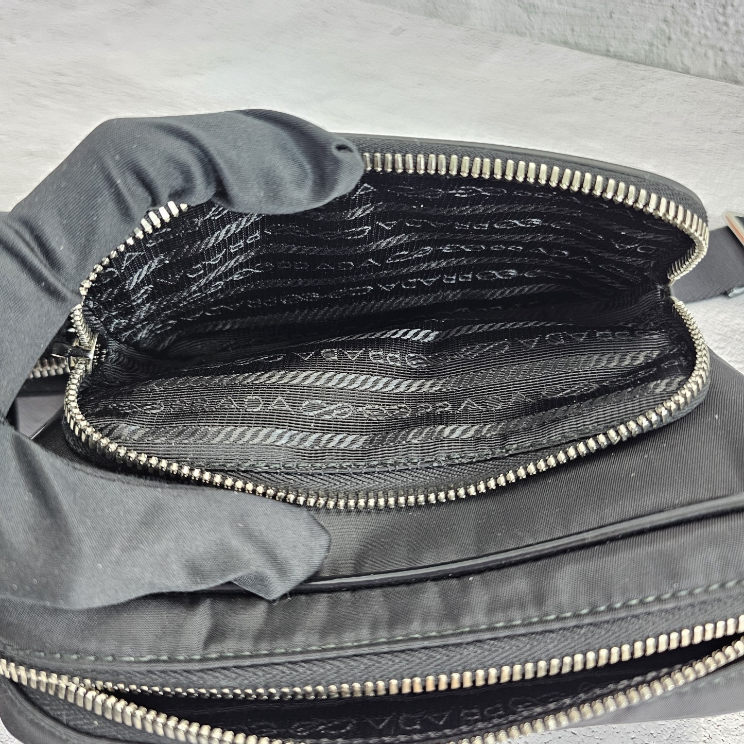 ★関税込★PRADA★Re-Nylon ブラッシュドレザークロスバッグ★