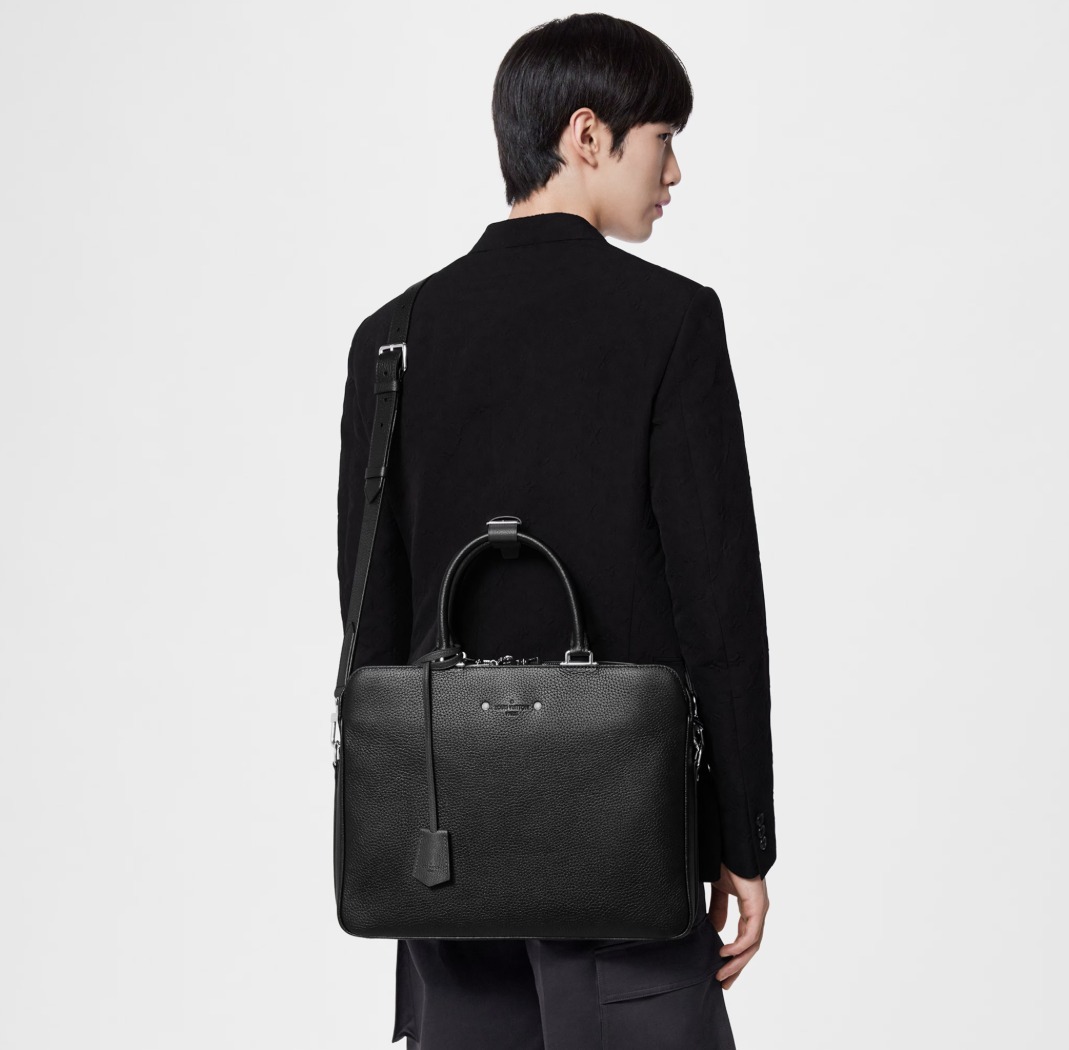 【国内発送】ヴィトンキャップTシャツパンツスニーカーに合うビジネスバッグ