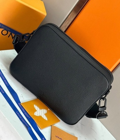 【クールで男らしい】LOUIS VUITTON★ショルダーバック
