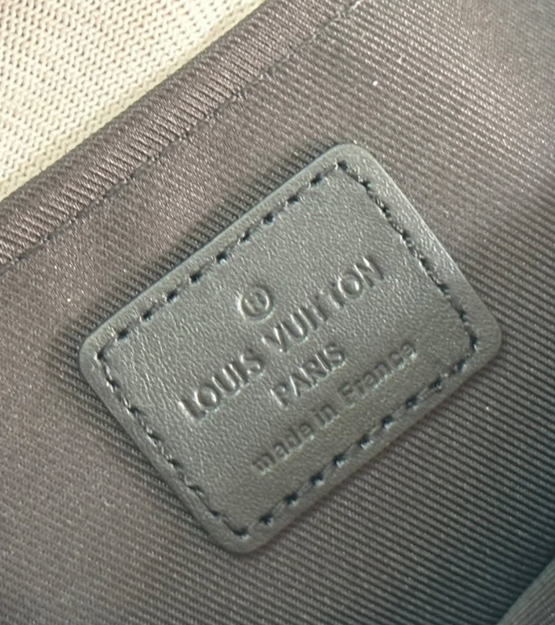 【クールで男らしい】LOUIS VUITTON★ショルダーバック