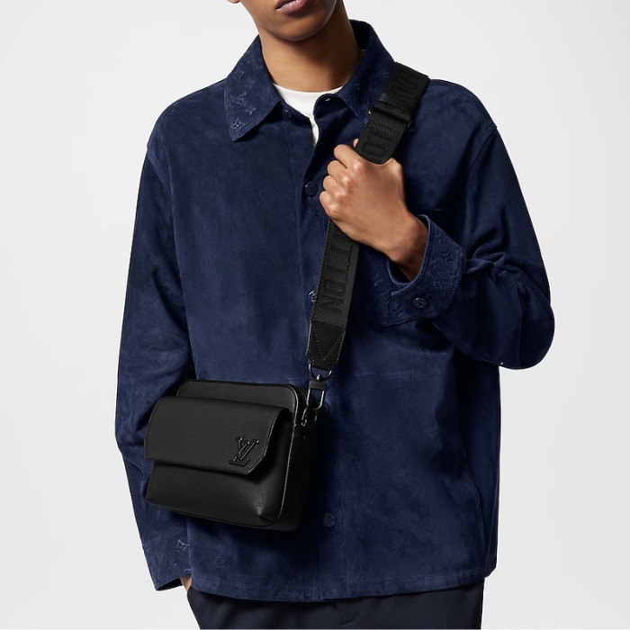 【クールで男らしい】LOUIS VUITTON★ショルダーバック