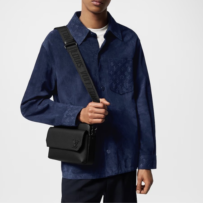 【クールで男らしい】LOUIS VUITTON★ショルダーバック