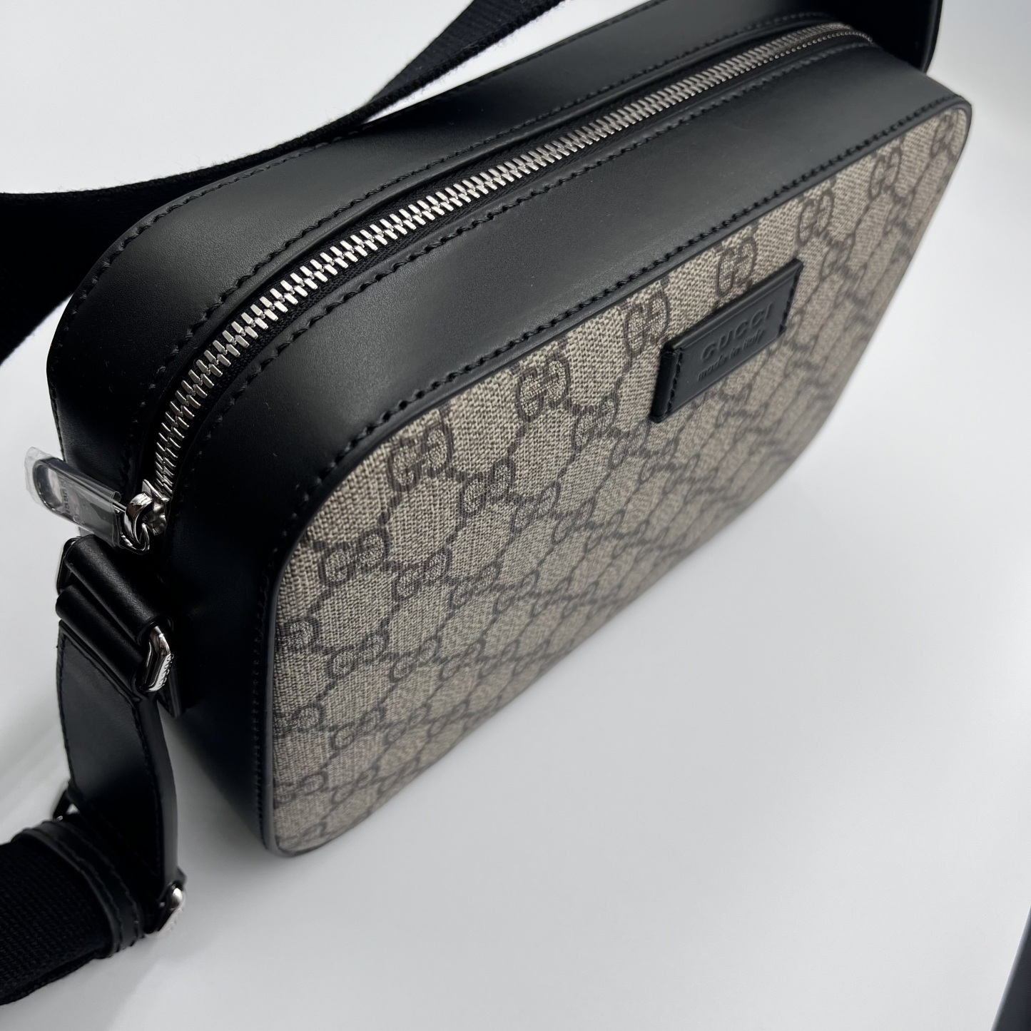 限定セール★グッチGGスプリーム ショルダーバッグ カメラ779880