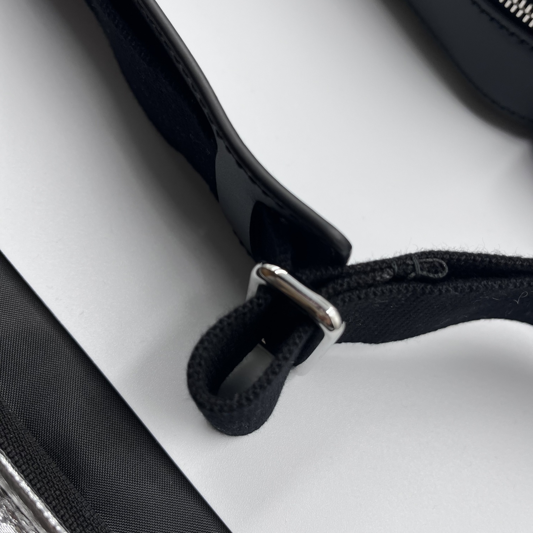 限定セール★グッチGGスプリーム ショルダーバッグ カメラ779880