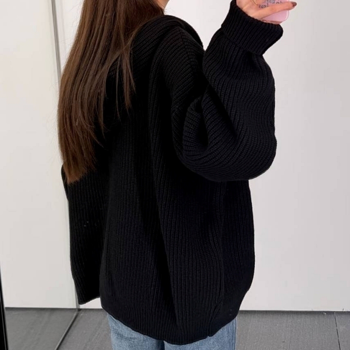 ★大人気！トリオンフが映える★【CELINE】ニットパーカー