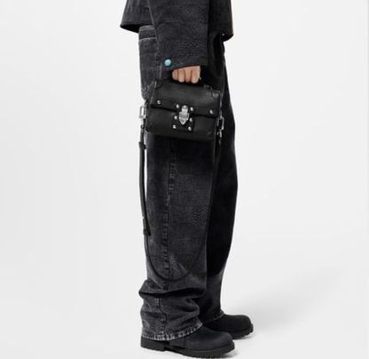 シックでクール♪【LOUISVUITTON】ソウル・トランク バッグ