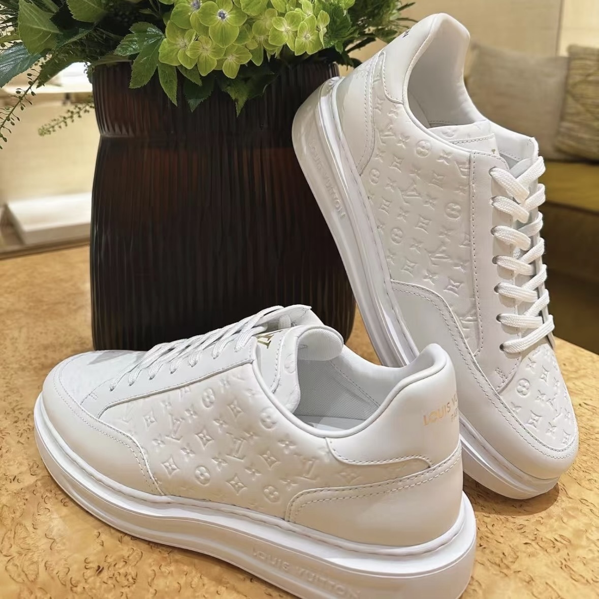 ◆快適な履き心地【 LV 】ビバリーヒルズ・ライン スニーカー