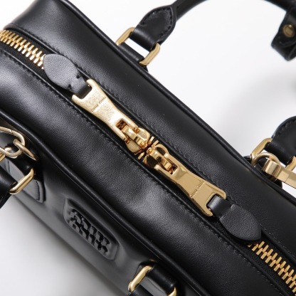 MIUMIU ショルダーバッグ ARCADIE アルカディ 5BB142 ACR3