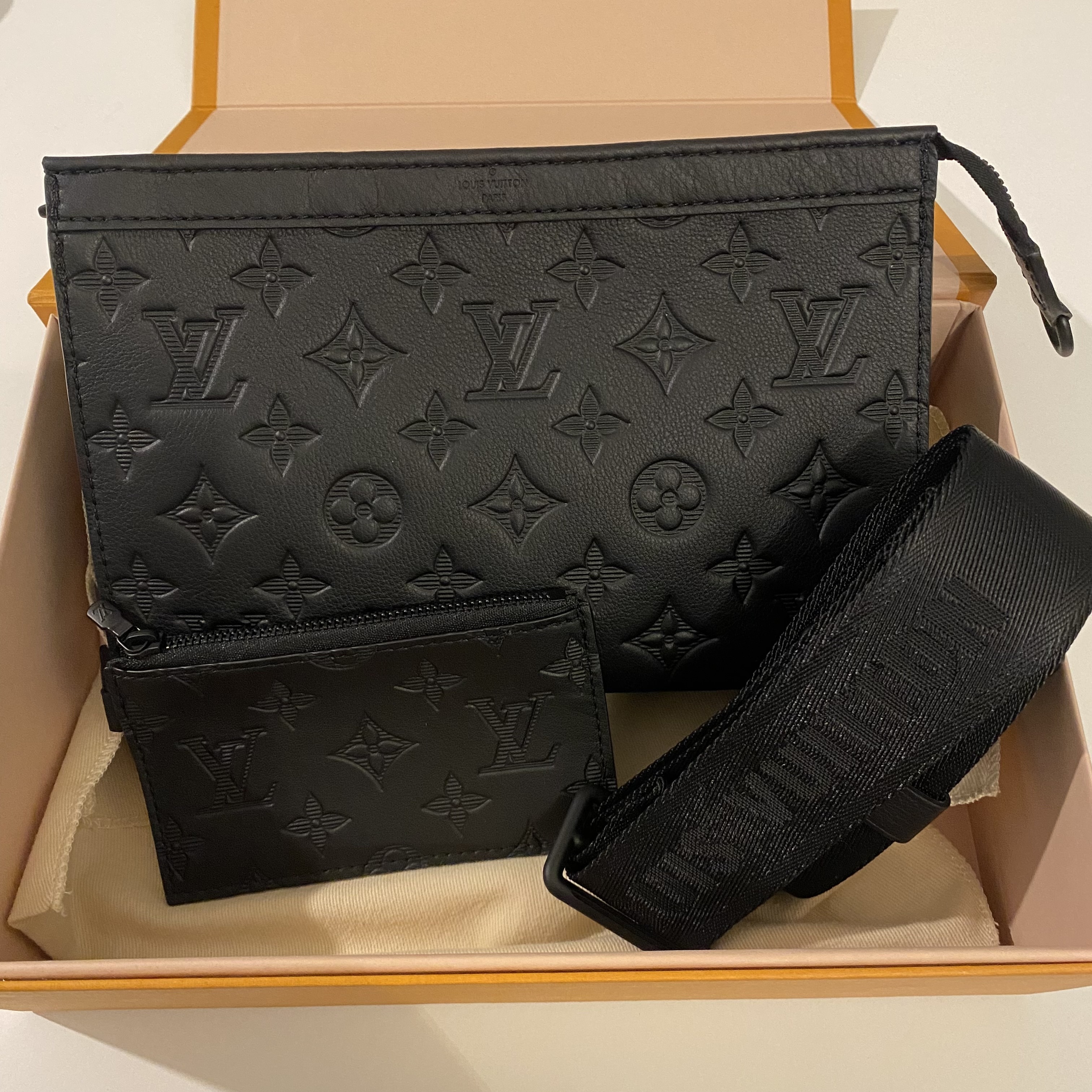 《LOUIS VUITTON》GASTON WEARABLE モノグラムウォレット 送料込