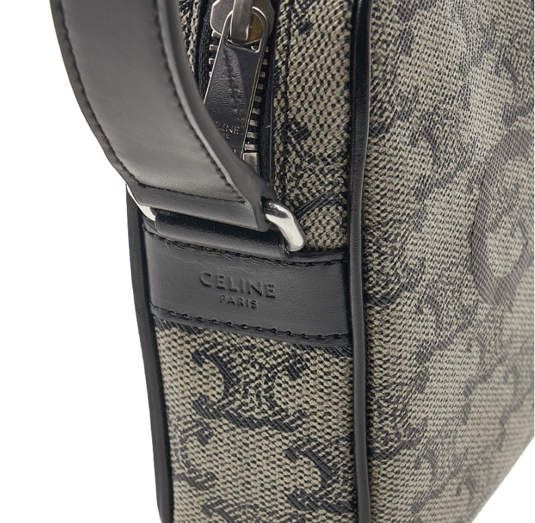 ☆送料関税込☆CELINE ロゴ ミディアム メッセンジャーバッグ