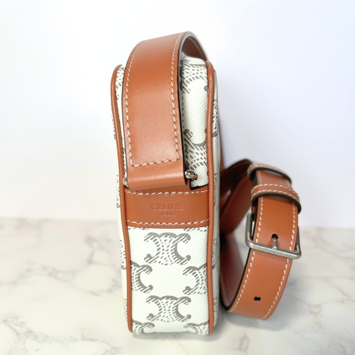 関税込 国内即発【CELINE】ミディアムメッセンジャーバッグ