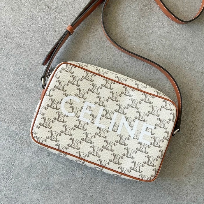 関税込 国内即発【CELINE】ミディアムメッセンジャーバッグ