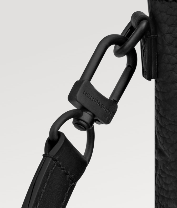 お出かけ 旅行に ヴィトン ショルダーバッグ ミニ 黒 財布