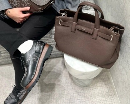 仕事も旅行も◎収納力 メンズDior 2WAY バッグM