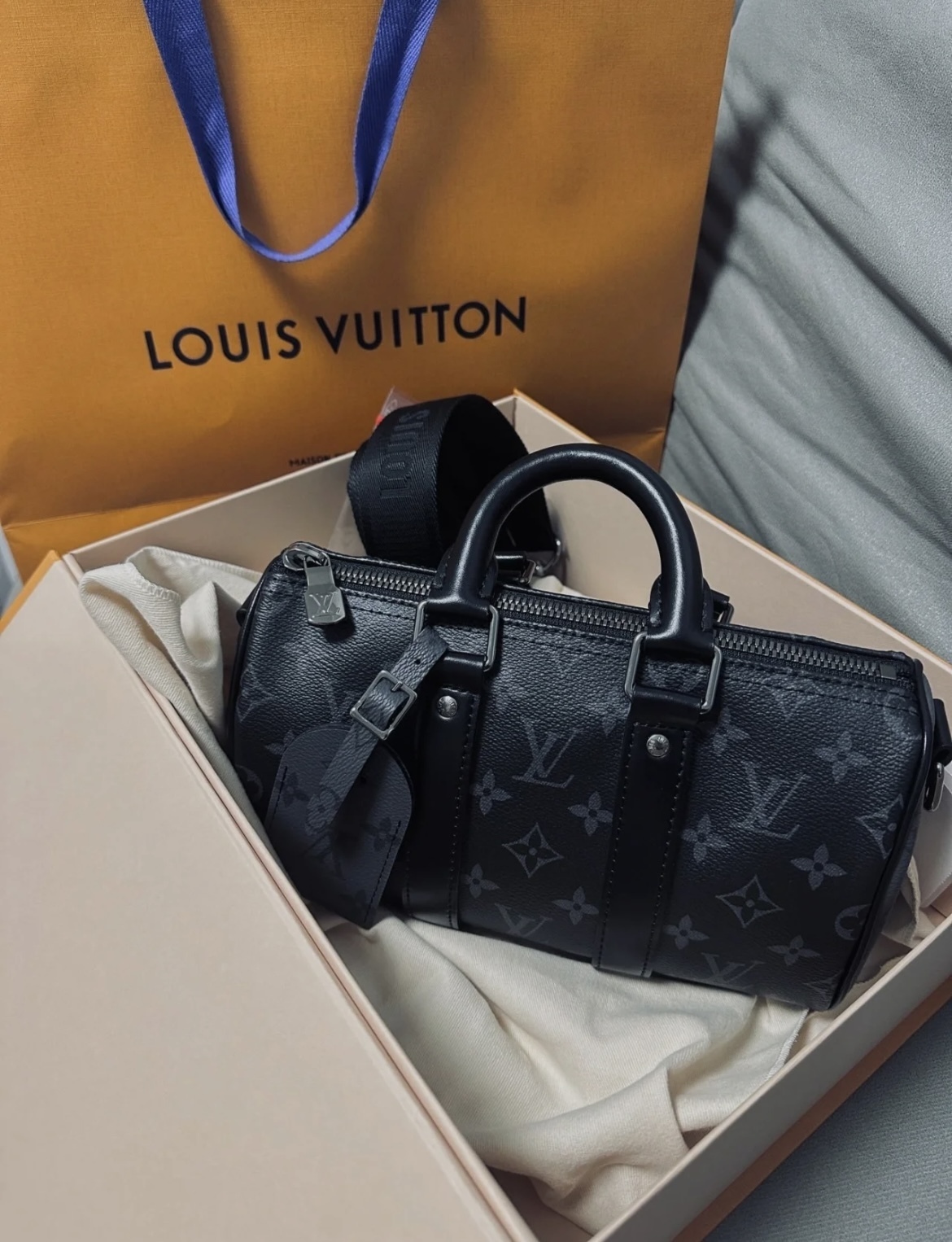 【コンパクトでお洒落♪】LV★キーポル・バンドリエール 25