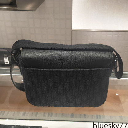 すぐ届く！DIOR Saddle フラップ付きメッセンジャーバッグ ミニ