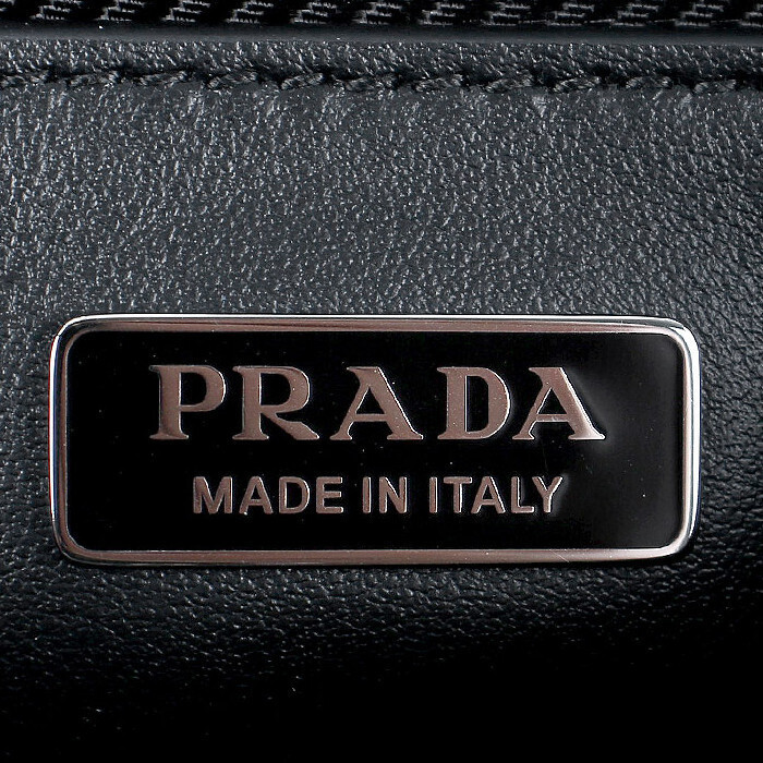 送料関税込☆PRADA Re-Nylon x レザー ショルダーバッグ☆超人気