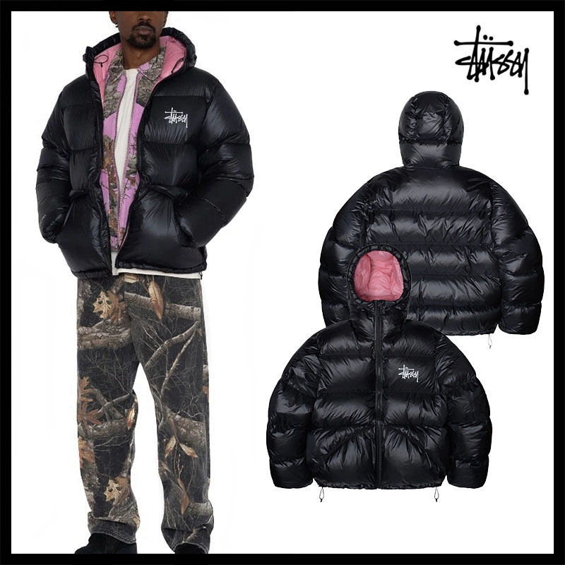 大きな Stussy ロゴ入りブラック ジャケット