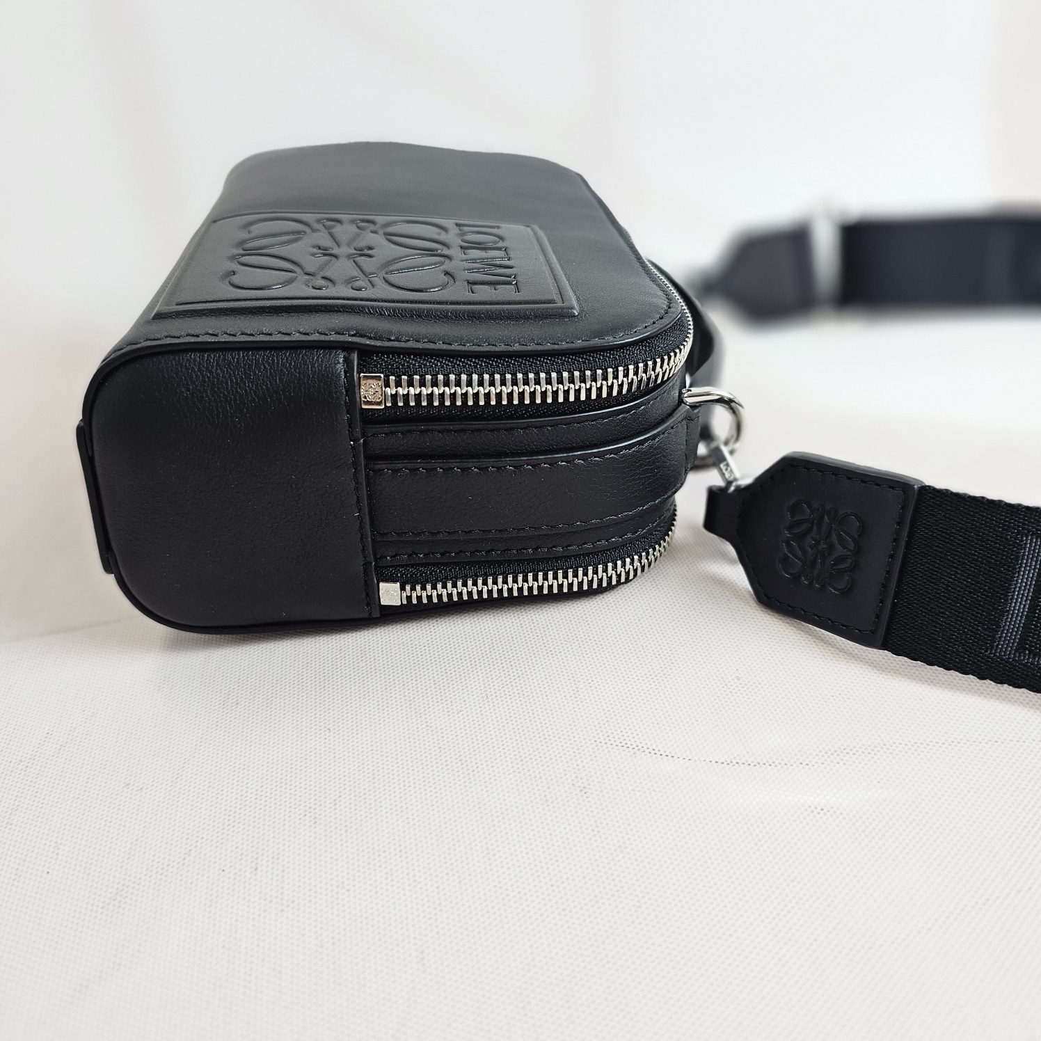 ★人気★【LOEWE】★MINI CAMERA ショルダーバッグ★