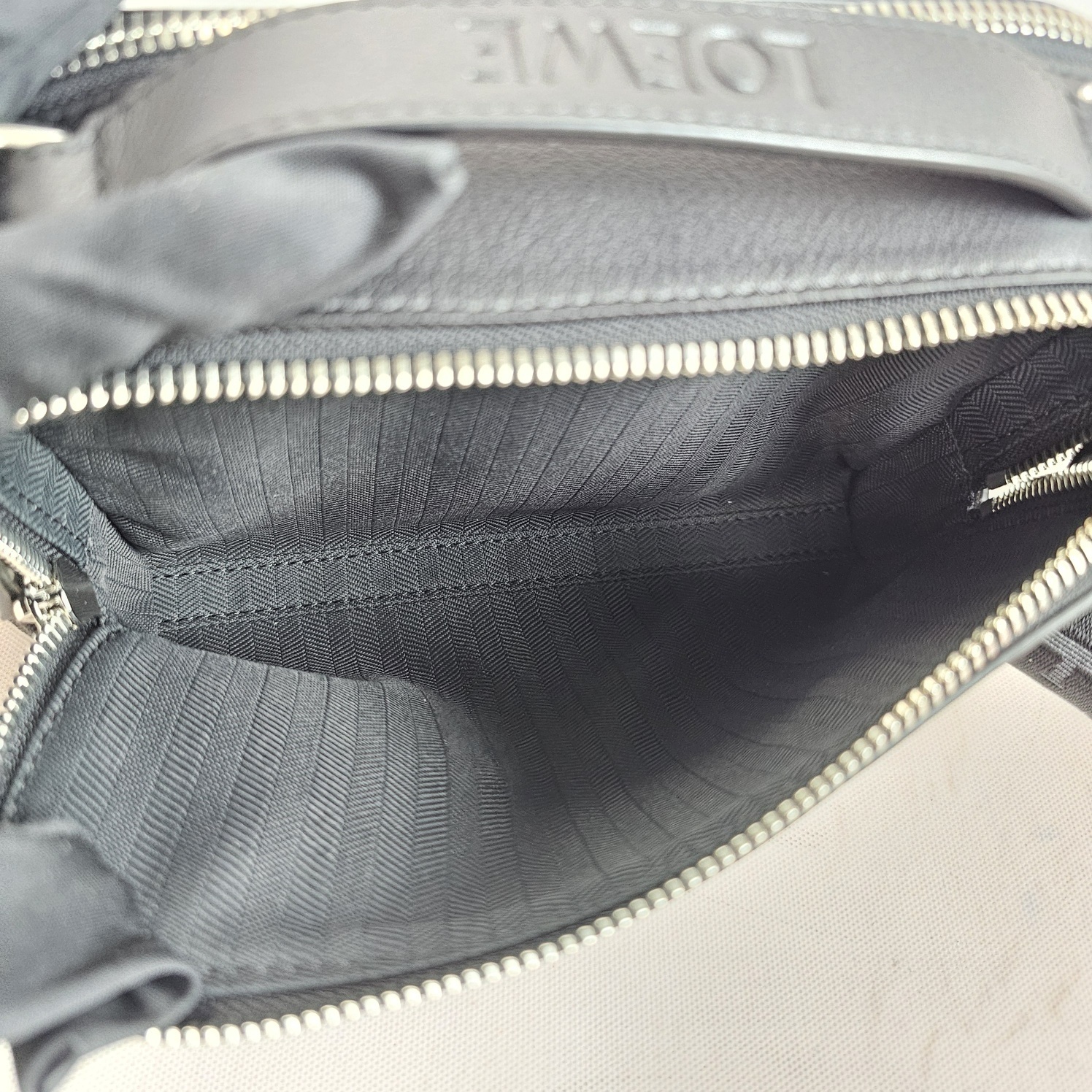 ★人気★【LOEWE】★MINI CAMERA ショルダーバッグ★