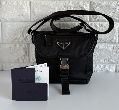 PRADA 2VD070 Re-Nylon xサフィアーノレザー ショルダーバッグ
