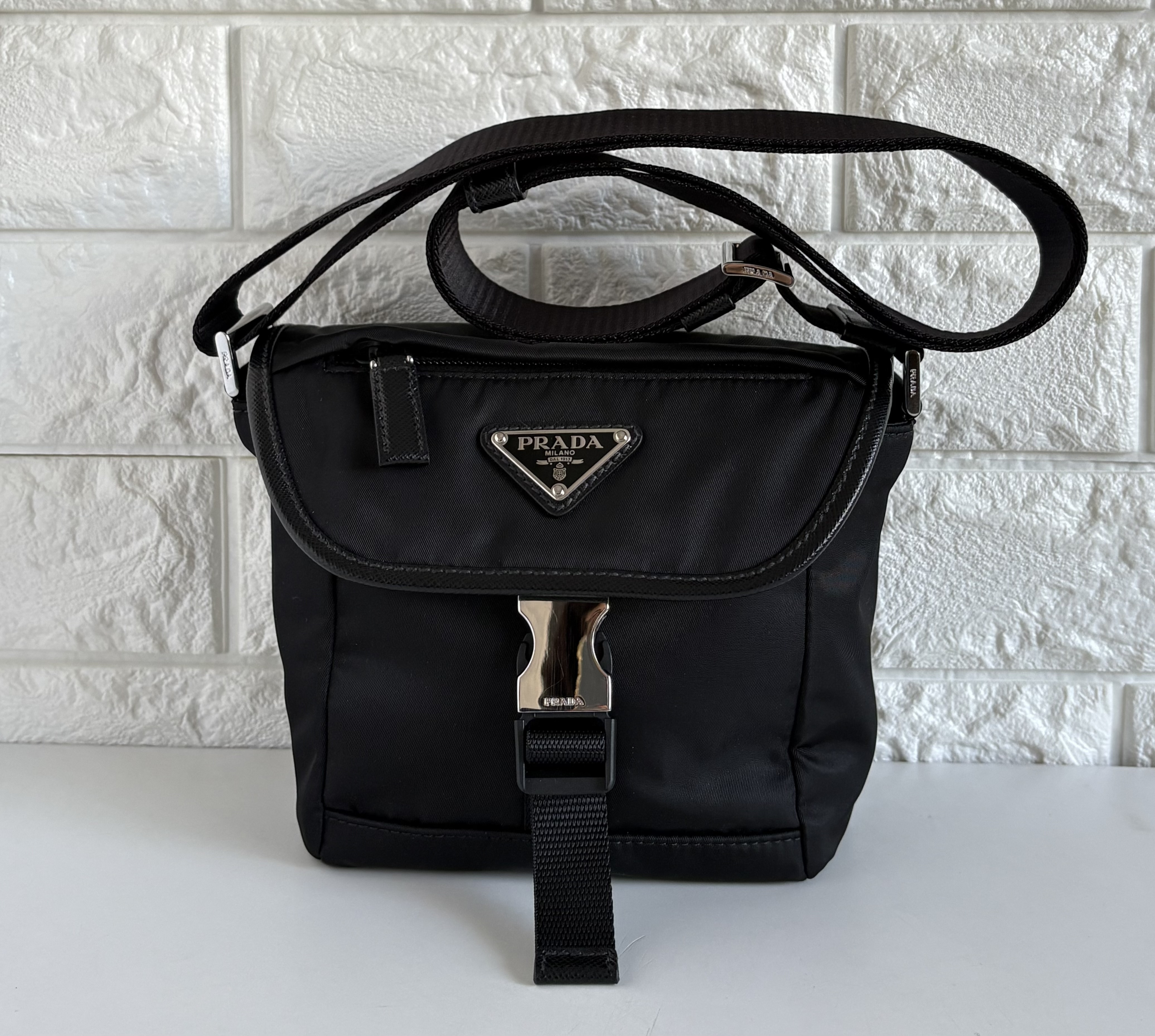 PRADA 2VD070 Re-Nylon xサフィアーノレザー ショルダーバッグ