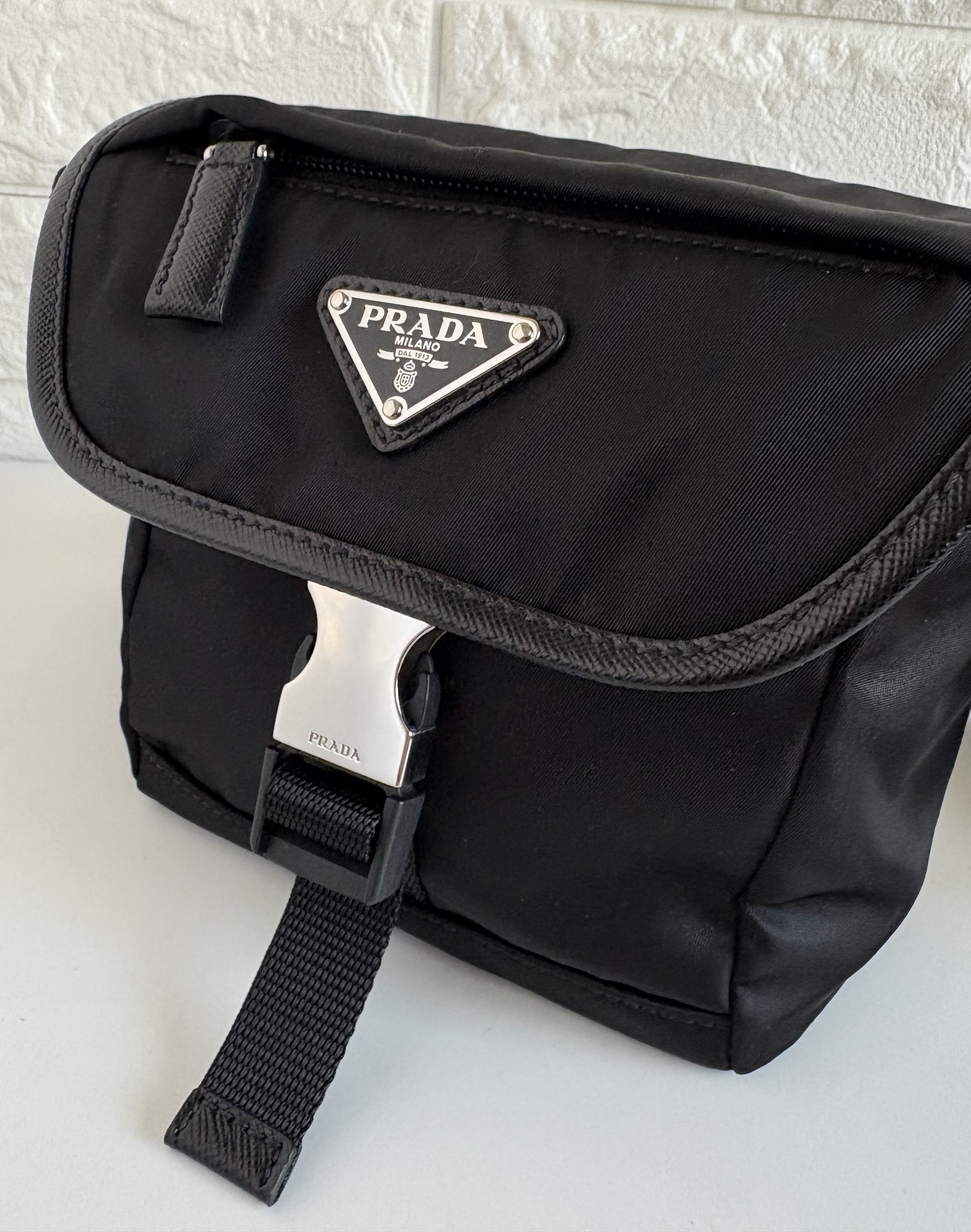 PRADA 2VD070 Re-Nylon xサフィアーノレザー ショルダーバッグ