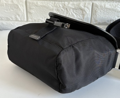 PRADA 2VD070 Re-Nylon xサフィアーノレザー ショルダーバッグ