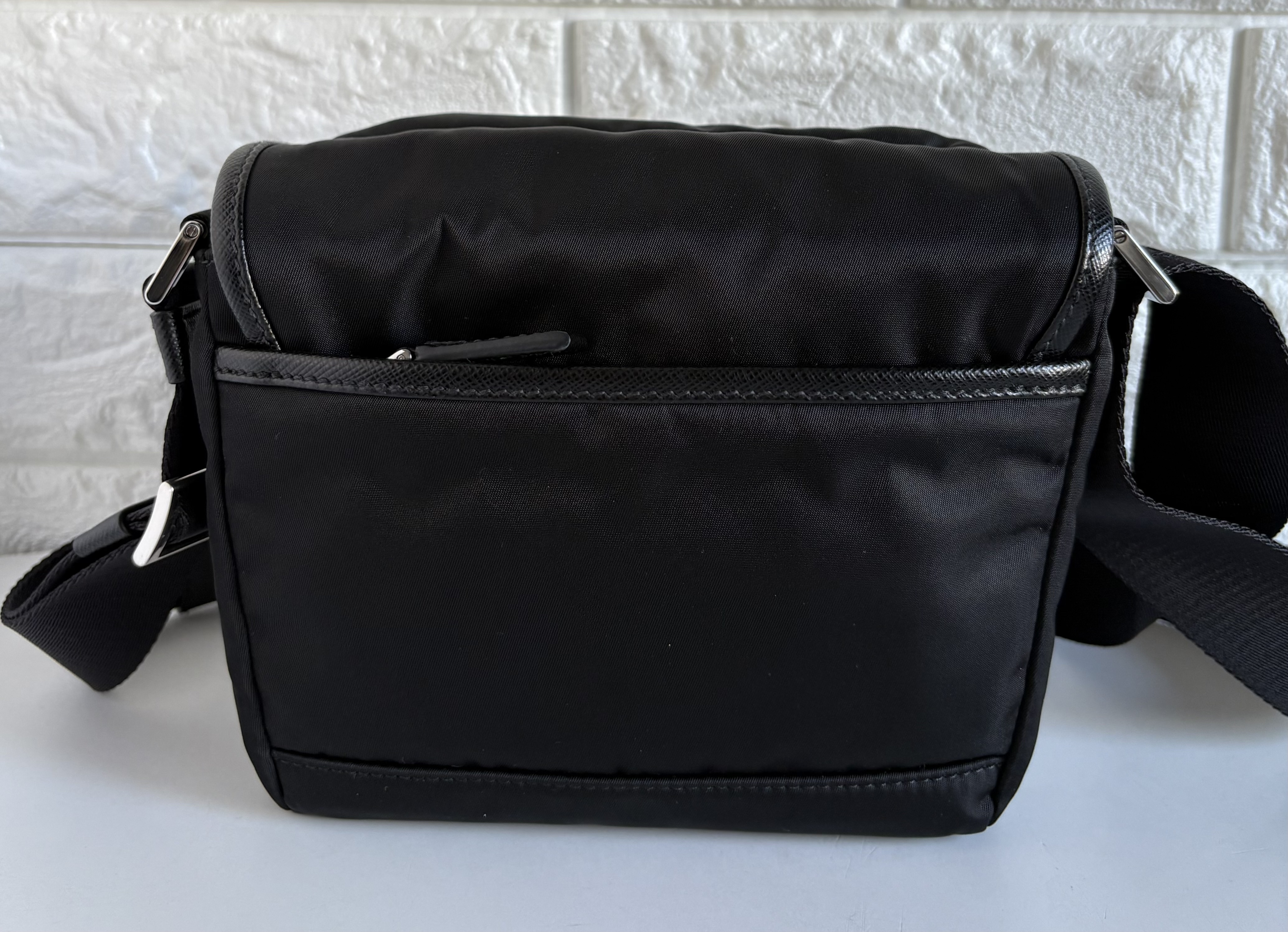 PRADA 2VD070 Re-Nylon xサフィアーノレザー ショルダーバッグ
