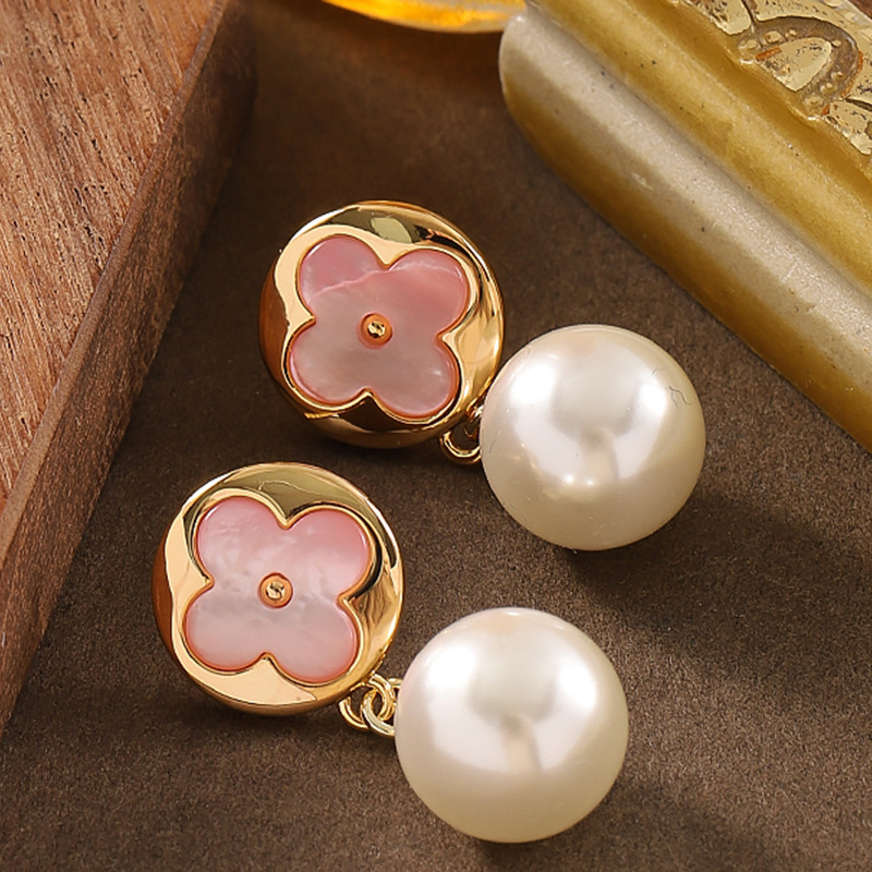 法式優雅氣質小香風天然貝殼四葉草珍珠耳環輕奢小衆精緻銀針耳飾