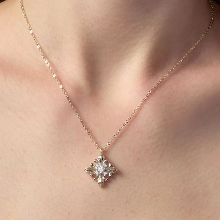 「香頌」｜法式鳶尾花十字項鍊（鈦金色）