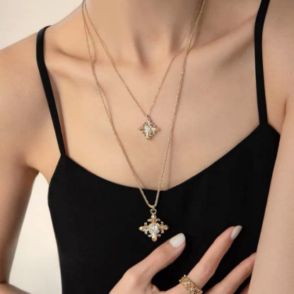 「香頌」｜法式鳶尾花十字項鍊（鈦金色）