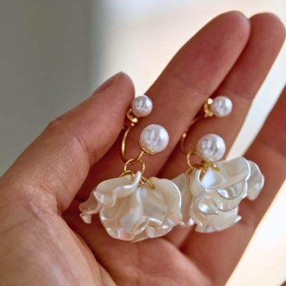 「霧靄花海」法式珍珠花朵耳釘｜兩戴式森系仙女風