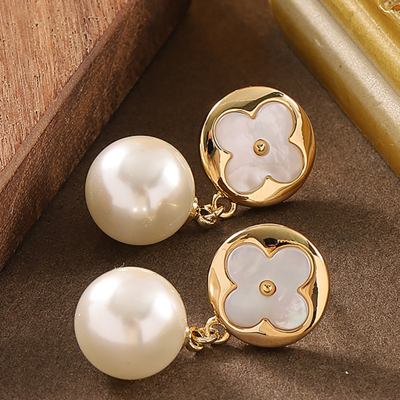 法式優雅氣質小香風天然貝殼四葉草珍珠耳環輕奢小衆精緻銀針耳飾