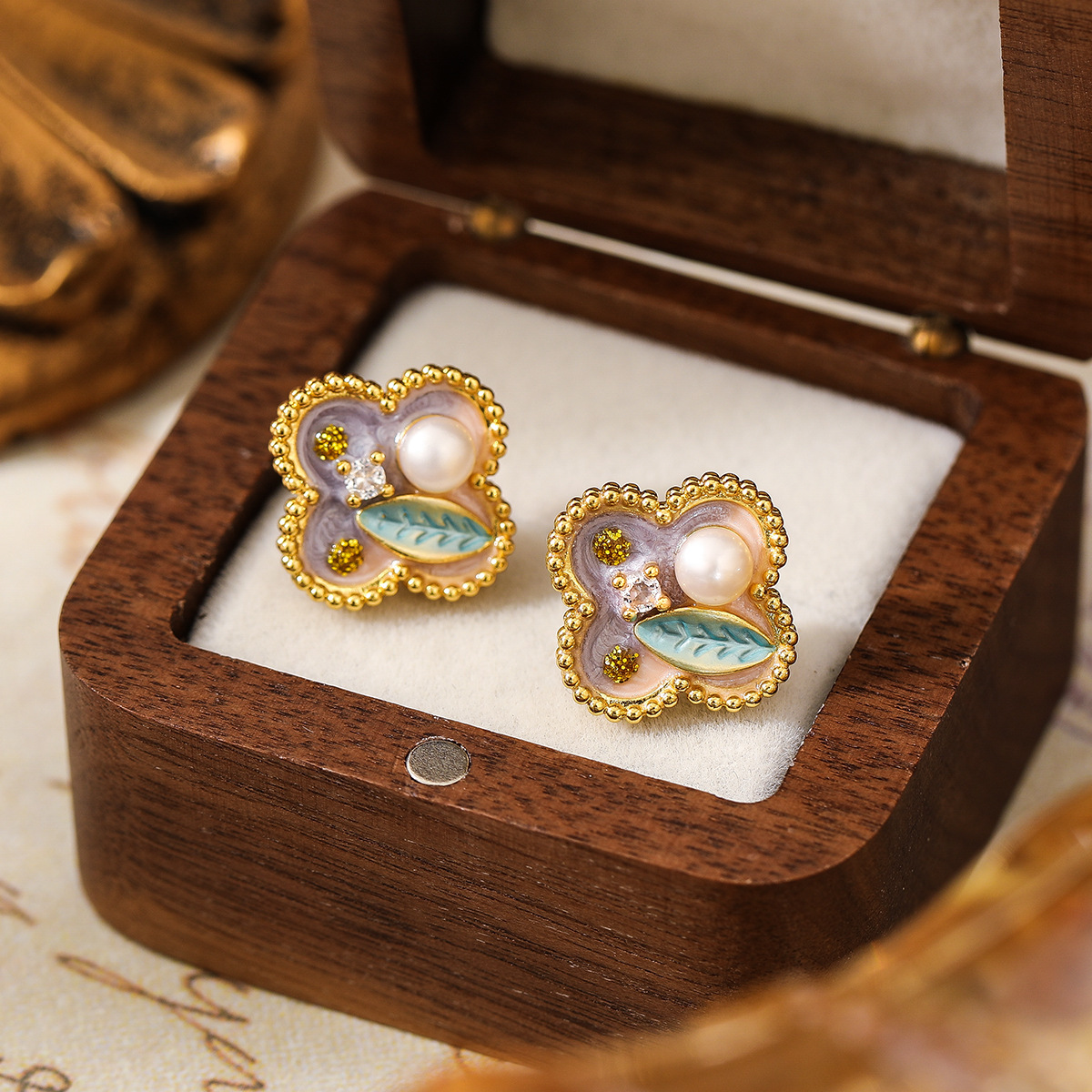 油画四叶花朵｜珐琅彩绘中古风耳钉｜巴洛克珍珠百搭耳饰