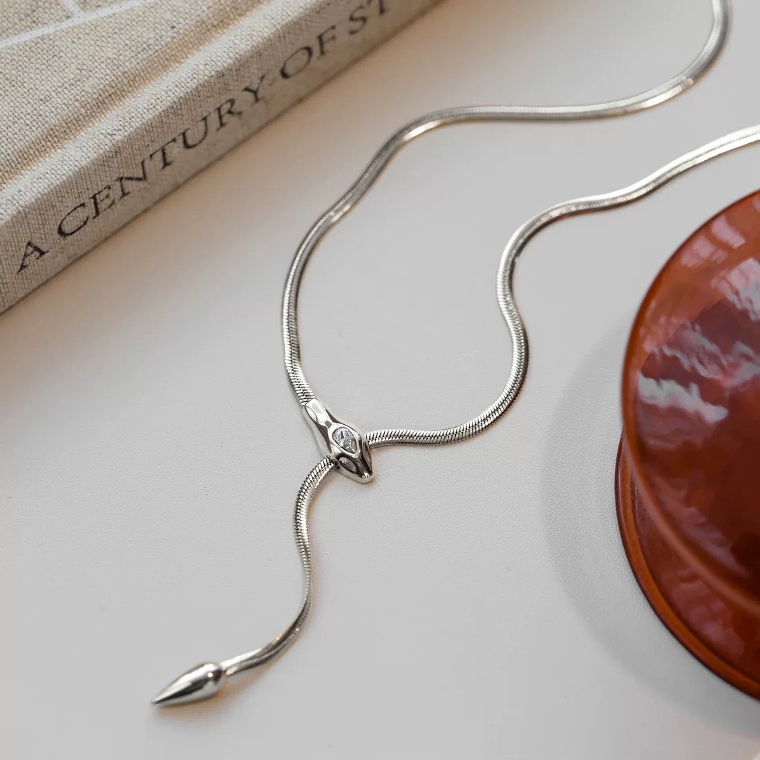 靈蛇藏鋒🐍｜美杜莎蛇形鎖骨鍊｜不褪色項鍊40-45公分