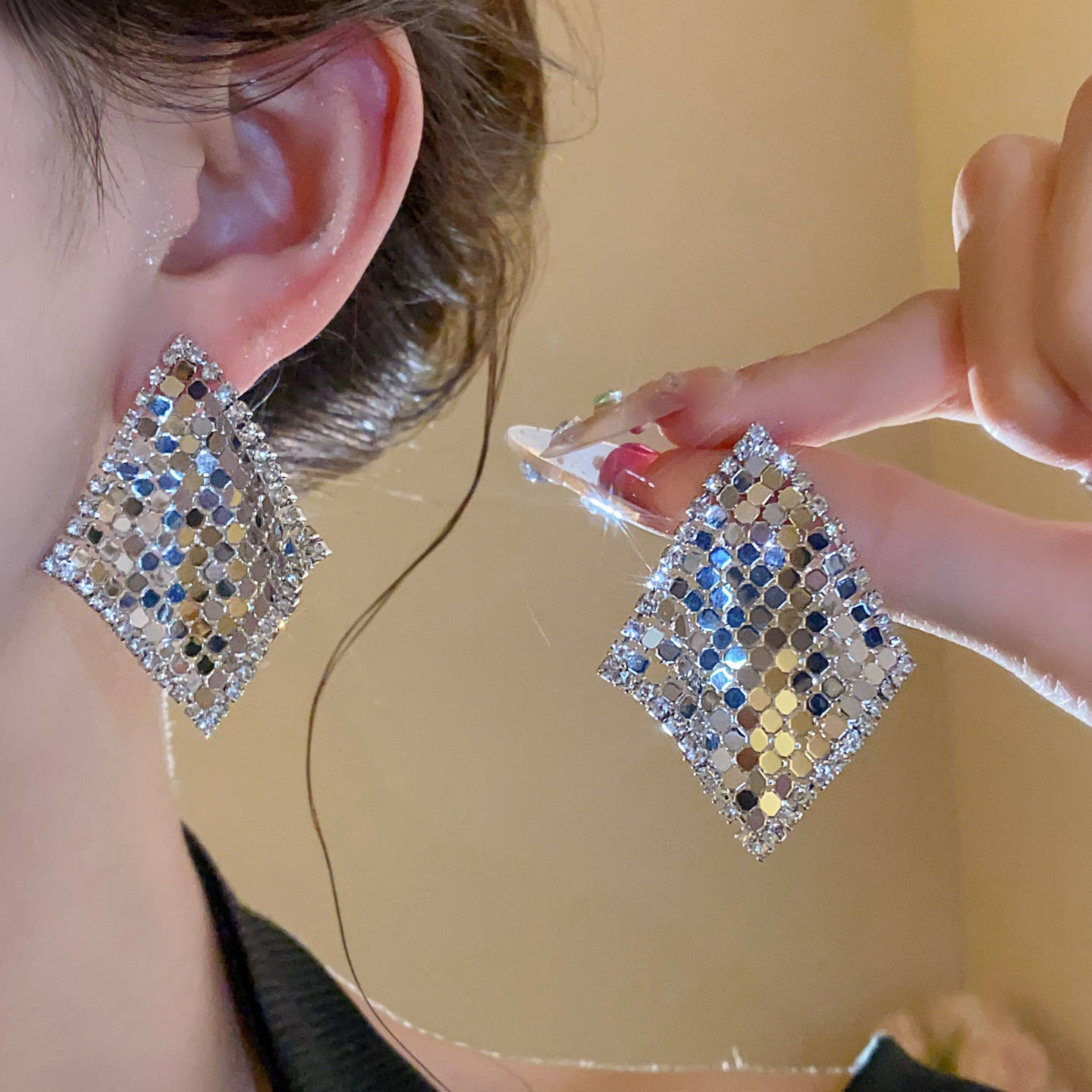 魔毯｜鋯鑽菱形耳墜｜S925銀針，3.9克重