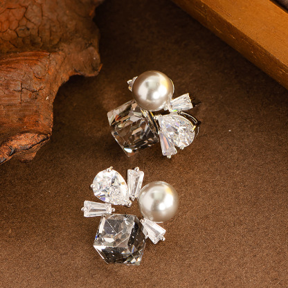 鎏金方糖鋯石珍珠耳釘