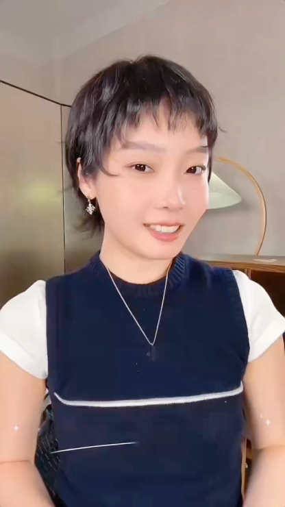 「香頌」｜法式鳶尾花十字項鍊（咖金色）