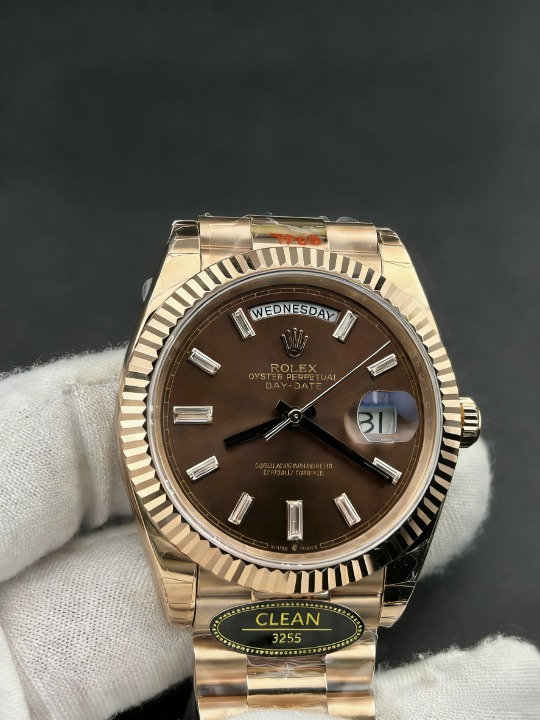 CLEANクリーン工場 ROLEXロレックスデイデイ ト エバーローズゴールド228235  40mmダイヤ目 盛り チョコレート文字盤 フルーテッドベゼル プ レジデントプレスレット  1:1精度