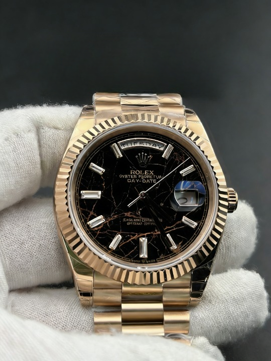 CLEANクリーン工場 ROLEXロレックスデイディ1 ト  エバーローズゴールド228235  40mmダイヤ目 盛り  ヘマタイト文字盤 フルーテッドベゼル プレ  ジデントプレスレット  1:1精度